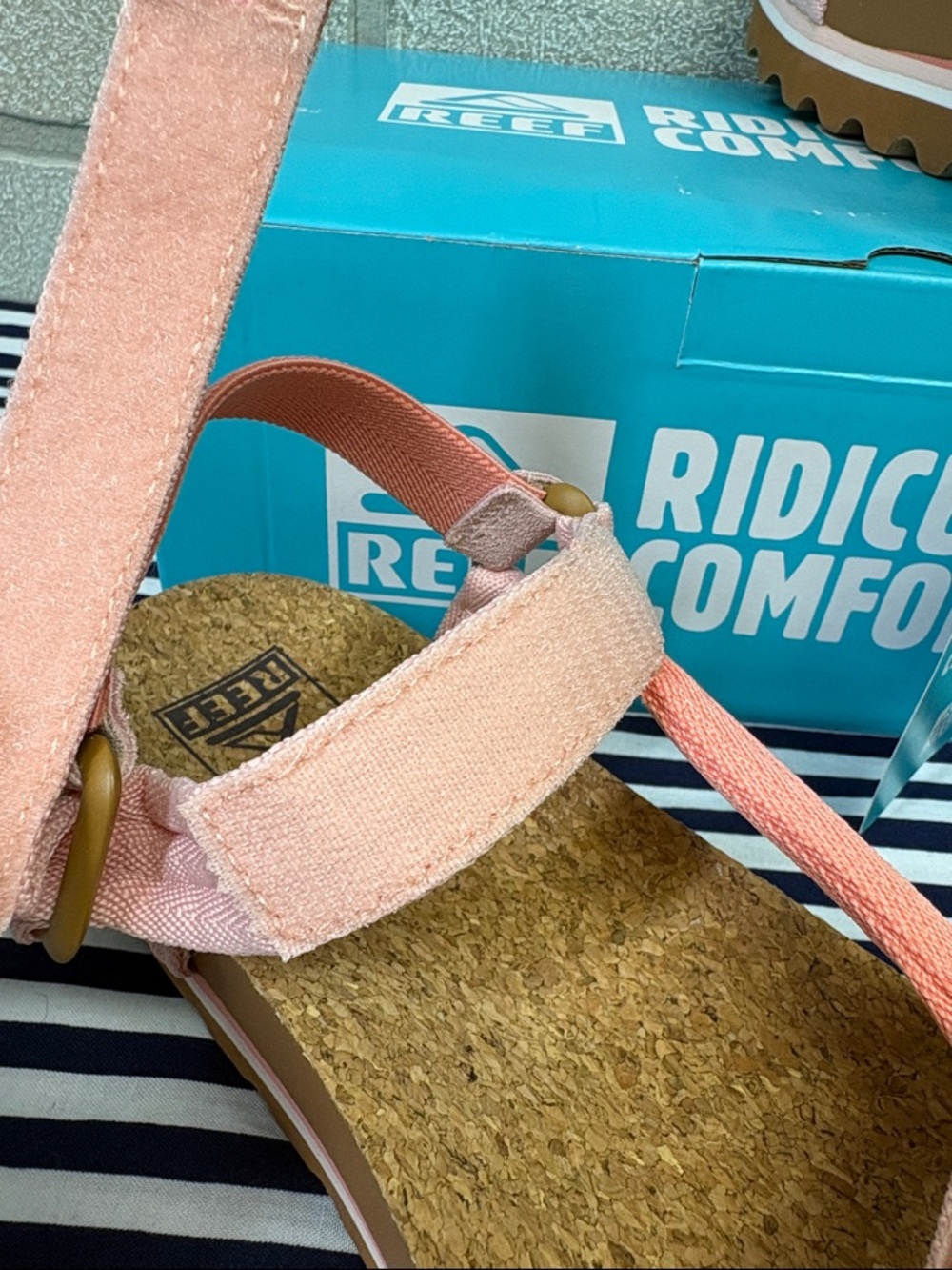 Reef Pink and Coral Platform Strappy Sandal Size 8 Cushion REM HI - Picture 8 of 12